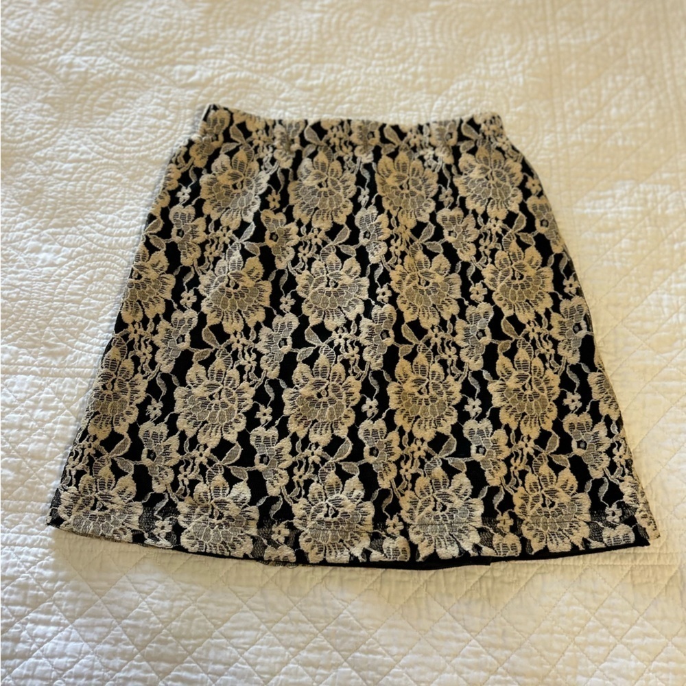 Aryeh Black/Cream Lace Skirt. Size Small. Dark Romantic. Whimsigoth.